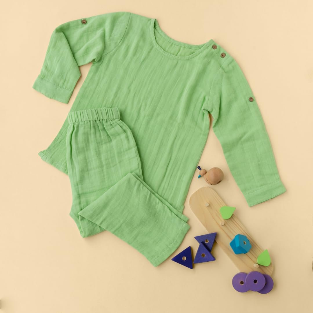 Mayura with Green Pajama Gift Set | Wooden Shape Sorter & Muslin Pajama Combo | Gifting for Kids | Wooden Toy Set for Gifting Children | Natural Wood | Birthday Gift (1-2 Years)
