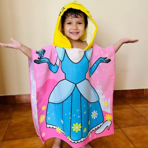 Crocodile Poncho Towel for Kids | Hooded Bath Towels | 60 x 60cm Toddler Pool Towel for Boys & Girls, 1-7 Years | Cute & Cozy Bathrobe Alternative