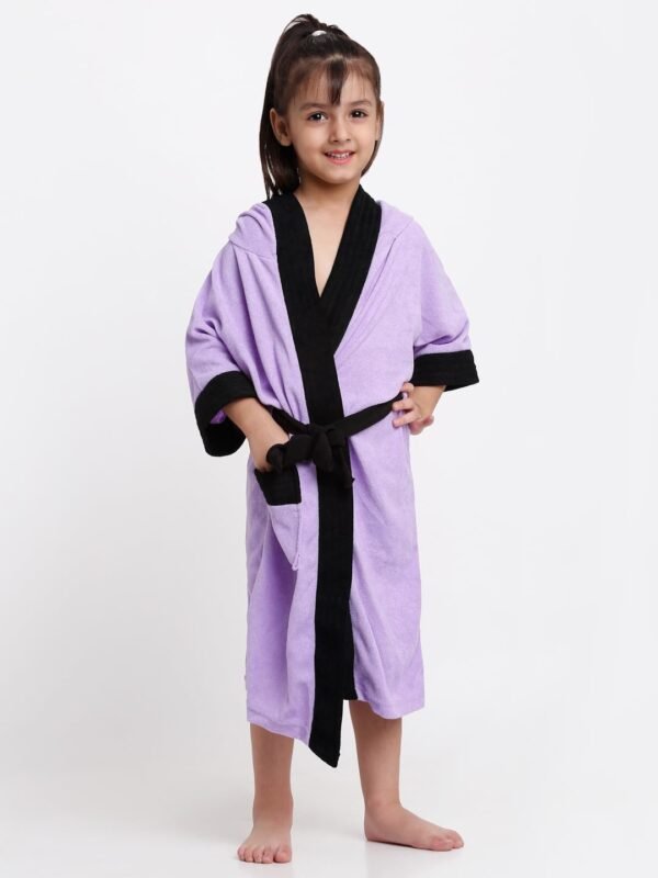 Premium Melodious Unisex Hooded Children\'s Bathrobe - Cozy and Absorbent Robe with Adjustable Belt and Pocket for Kids Ages 10-11 Years (Lilac & Black)