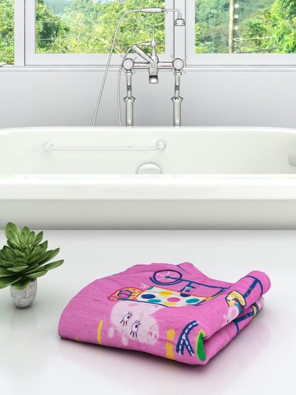 Athom Living Living Peppa Pig Funday Kids Bath Towel 350 GSM 60x120 cm, Pink, Standard, (PEP-06-7-721) - Image 3