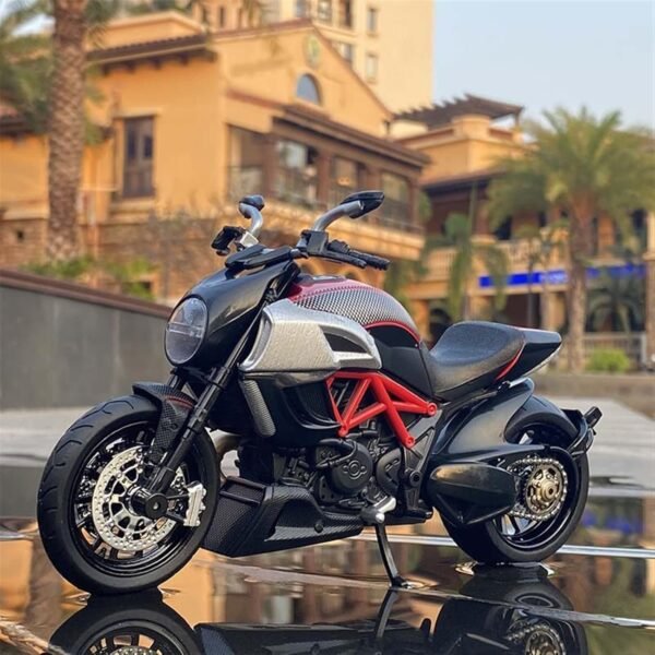 Police Motorcycle Toy - Pull Back Motorcycle Toys, Tiny Gift with Music Lighting, Latte Motorcycles Toy for Kids Boys Age 3-8 Year Old [New] (1.12 Ducati Diavel Carbon-RED/Black)