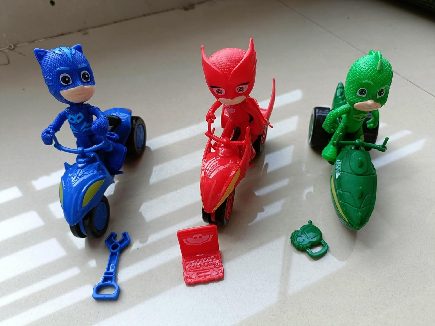 Cartoon Superhero PJ Masks Toy Set with 3 Hero Figures with Accessories and 3 Villains, Action Play Set for Children Ages 3+ - Image 5