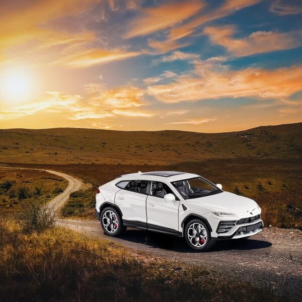 Model Car Zinc Alloy Pull Back Toy Diecast Toy Cars with Openable Doors, Sound and Light for Kids Boy Girl Gift (1:24 Lamborghini Urus-White) - Image 2